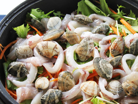 イカとアサリの海鮮塩麹鍋