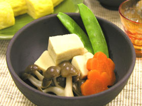 高野豆腐とキノコの煮物