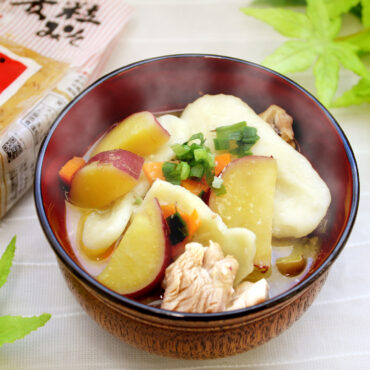 【ごていしゅ麦味噌&うすくち醤油】さつまいものだご汁(だんご汁)